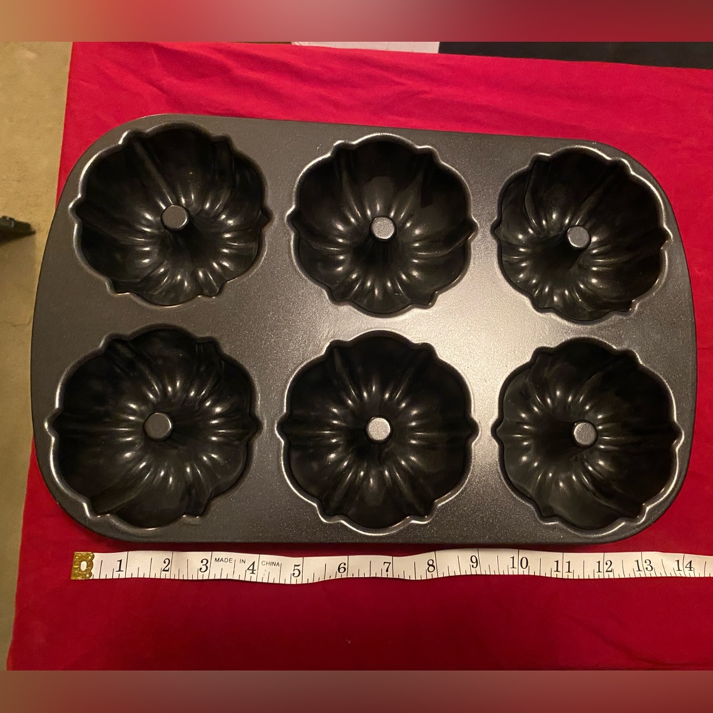 NordicWare mini Bundt pan